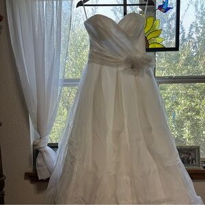 Timeless Elegance 🤍 Classic Watters Bride Gown